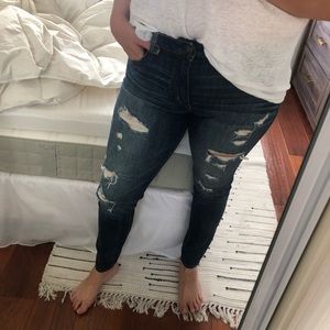BRAND NEW American Eagle ripped skinny jeans